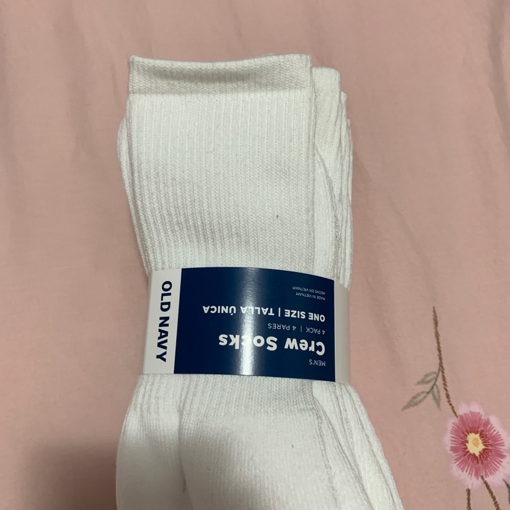 Old Navy Men's White Crew Socks